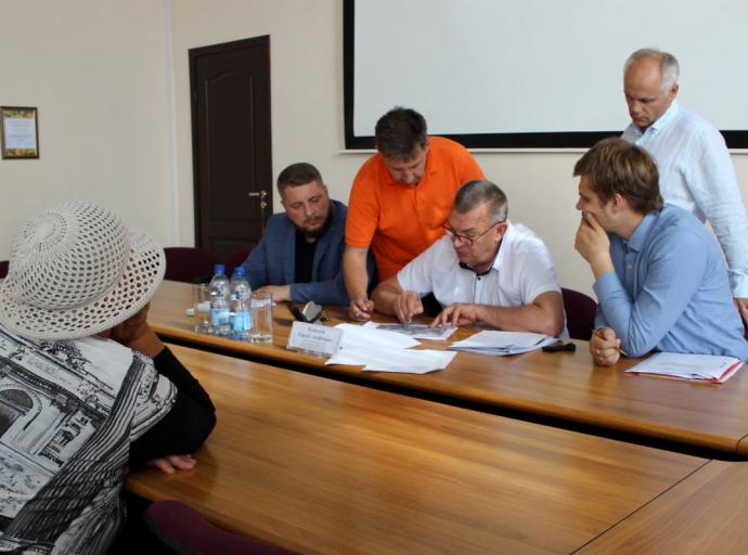 С соседями надо жить дружно