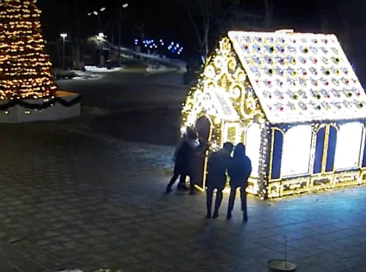 Полиция нашла юных хулиганов, покусившихся на пряничный домик