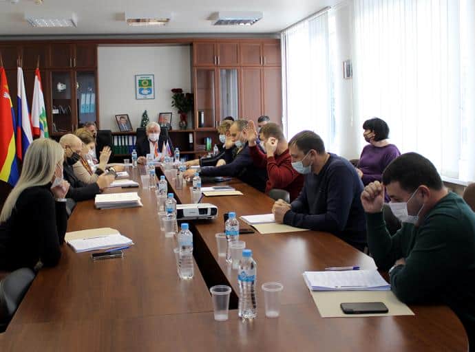 Новый депутат и двенадцать наград 