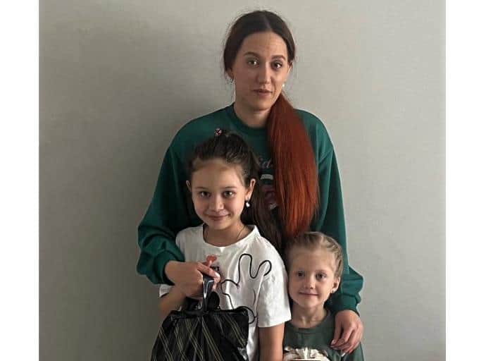 Поздравили каждую семью