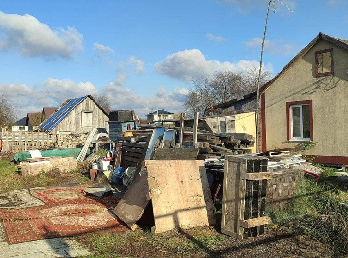 По красной ковровой дорожке