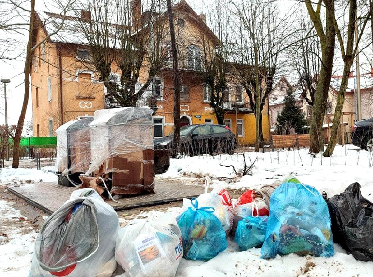Комиссия по благоустройству проинспектировала на улицах Зеленоградска уборку мусора и контейнерных площадок