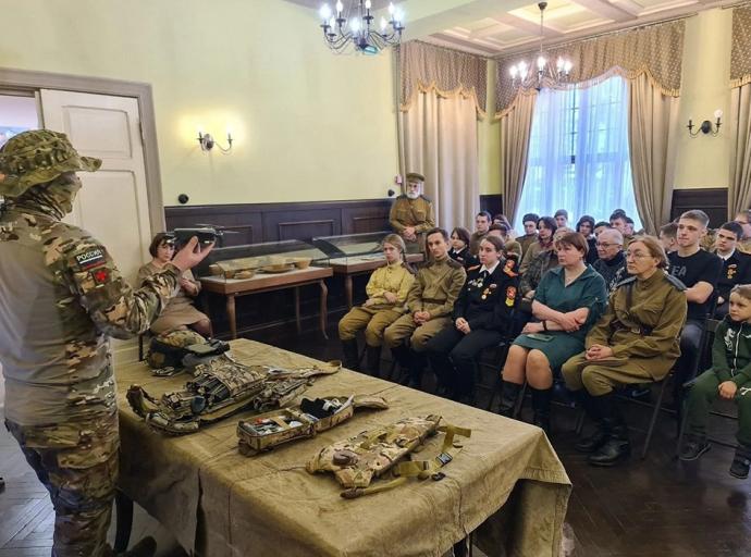 В краеведческом музее Зеленоградска состоялась встреча с участником специальной военной операции