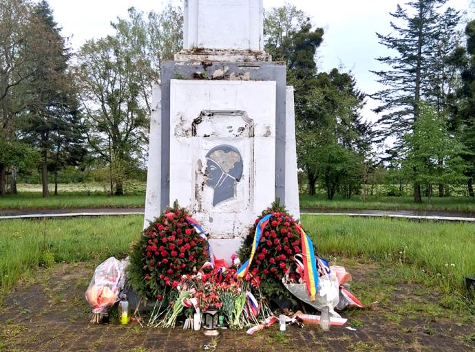 Мемориал солдатам Советской армии в Бранево (Польша) сегодня