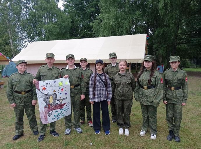 В школе посёлка Грачевка второй год действует палаточный лагерь