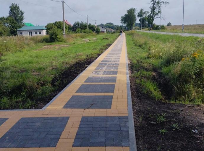 В Каштановке завершено строительство новой прогулочной дороги