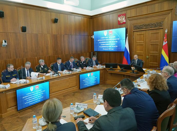 В регионе обсудили меры безопасности перед началом учебного года и единым днём голосования