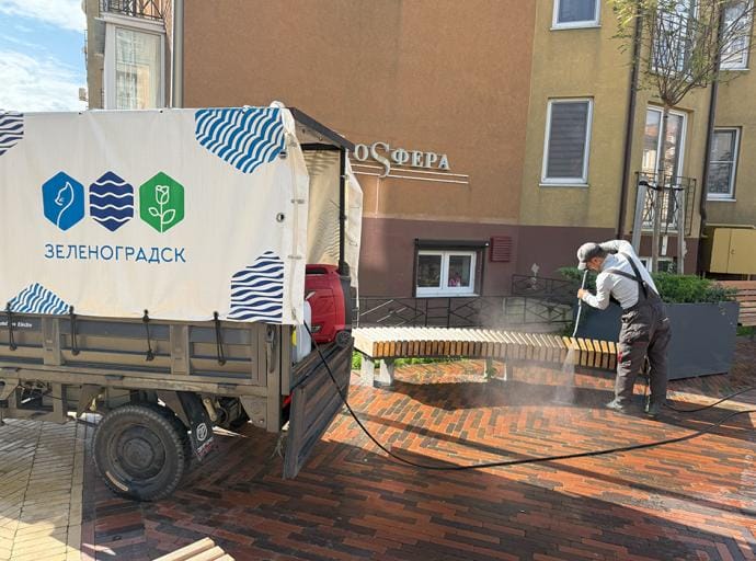 Накануне Дня города «Курортный дозор» проверил улицы и дворы в центре Зеленоградска