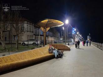 На променаде продолжаются пуско-наладочные работы уличного освещения