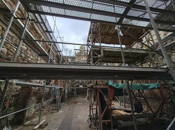В Романово провели мониторинг работ по консервации кирхи