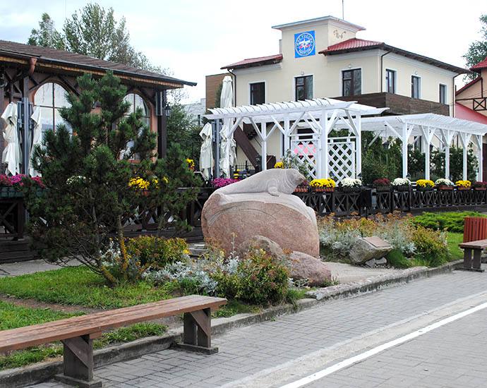 Памятник тюленю